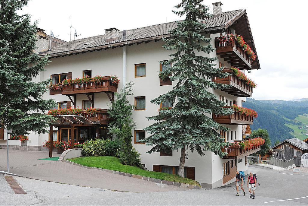 Apartments Antares Colfosco Kültér fotó